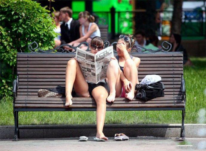 Очень жирная жопа на бильярдном столе - Эроприколы