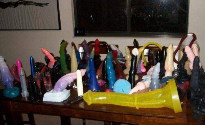 Очень жирная жопа на бильярдном столе - Эроприколы