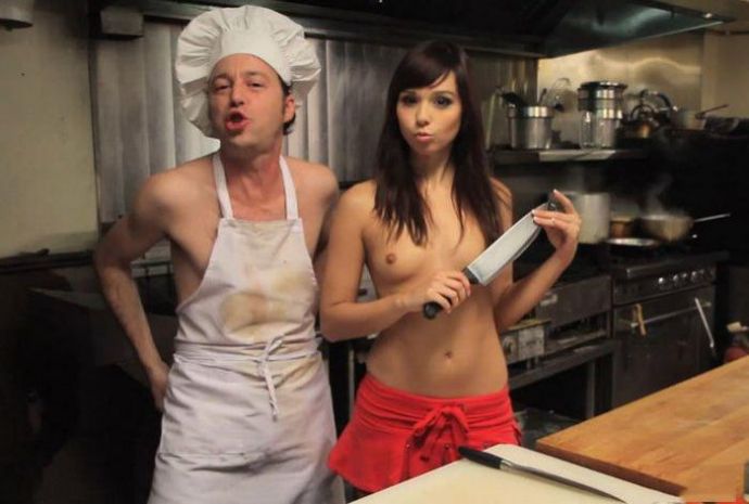 старуха с огромными грудями - Эроприколы