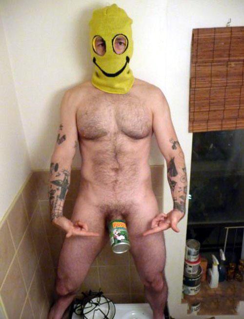 Задрала юбку при людях - Эроприколы