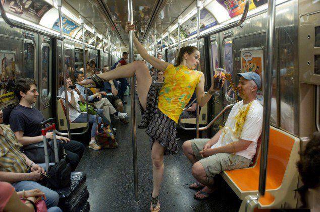 Баба голая в Москве - Эроприколы