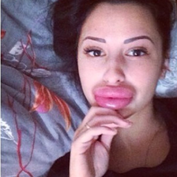 Губки бантиком