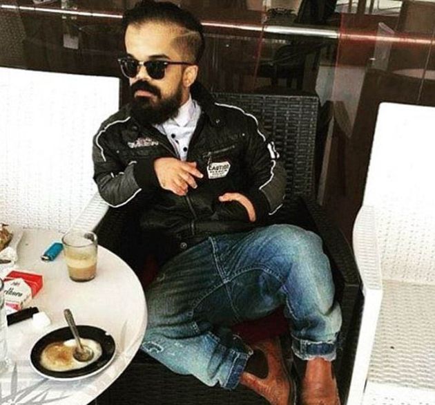 Карлик-хипстер покоряет дамские сердца Карлик-хипстер покоряет дамские сердца