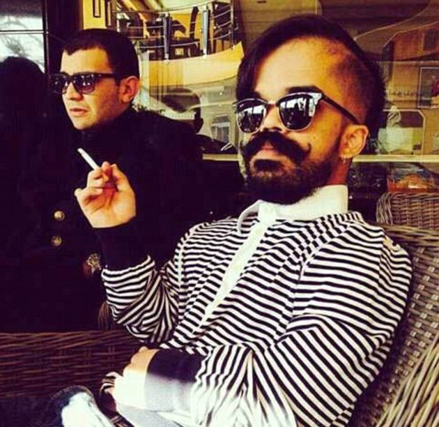 Карлик-хипстер покоряет дамские сердца