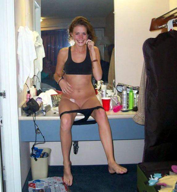 Мечта любого автосалона - Эроприколы