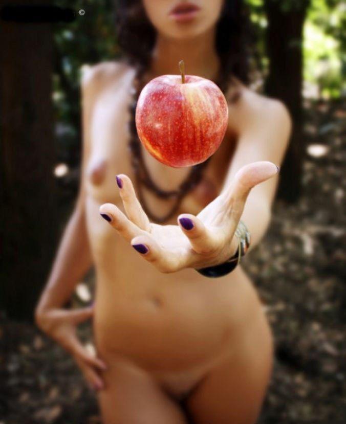 Мечта любого автосалона - Эроприколы