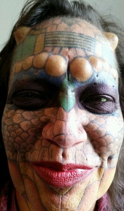 Мудило превратил себя в бородатую женщину-дракона Мудило превратил себя в бородатую женщину-дракона