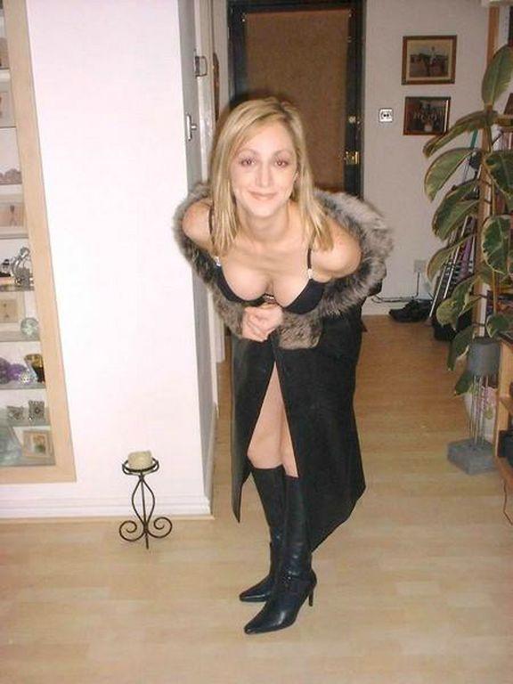 Развратные жены голышом