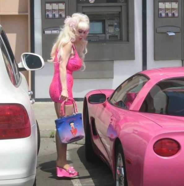 Ну очень тупые девушки