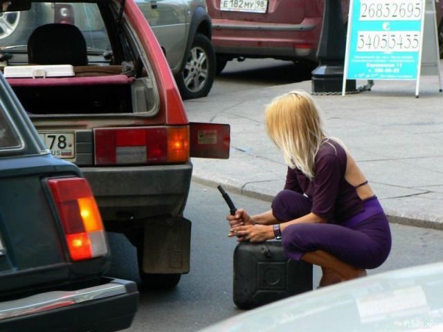 Ну очень тупые девушки