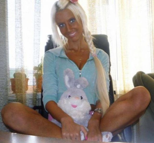 Ну очень тупые девушки