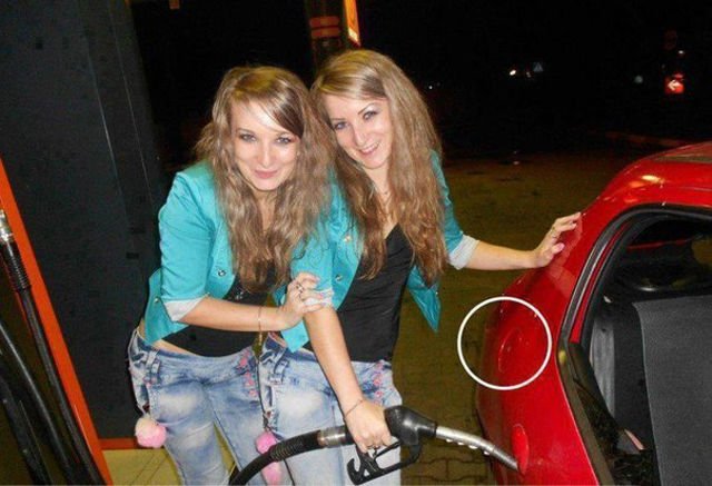 Ну очень тупые девушки