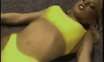 Открывает дверь с голой попой - Эроприколы