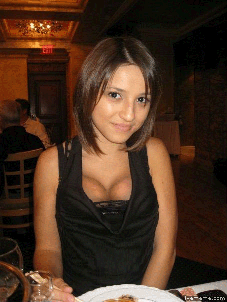 Открывает дверь с голой попой - Эроприколы