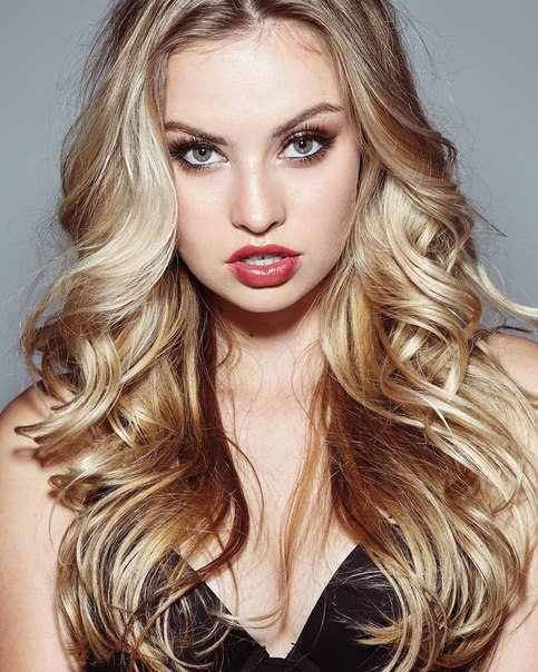 Тейлор Говард (Taylor Howard) - фото Matt Martian 2015