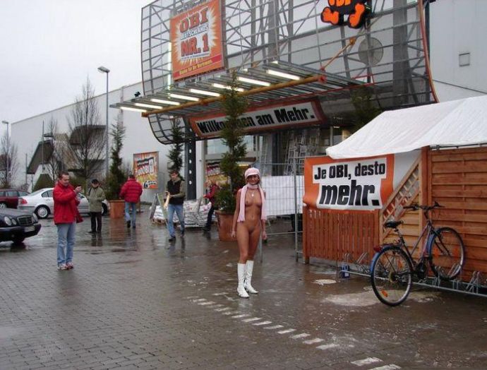 Баба голая в Москве - Эроприколы