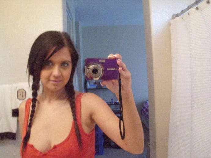 Сексуальная Оксана в домашней обстановке