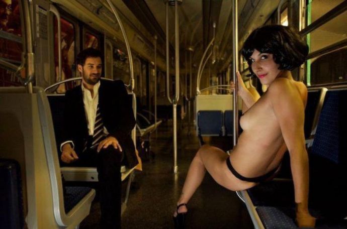 Хорошая работа у стриптизерши - Эроприколы