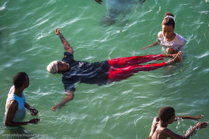 Как купаются арабки женщины