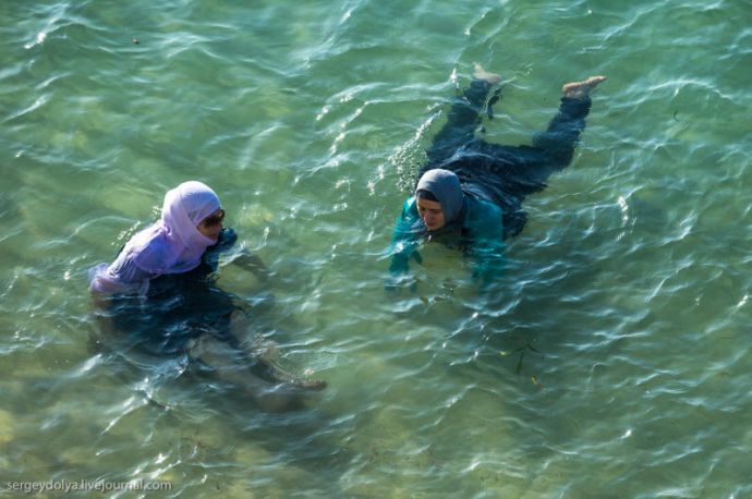 Как купаются арабки женщины