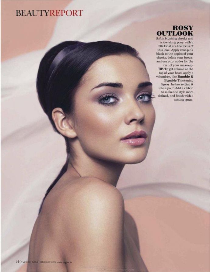 Раздетая Amy Jackson - Vogue February 2012 (2-2012) India