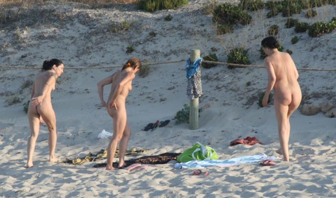 Нудистский пляж