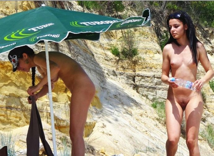 Нудистский пляж