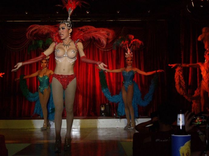 О плюсах работы стриптизёршами