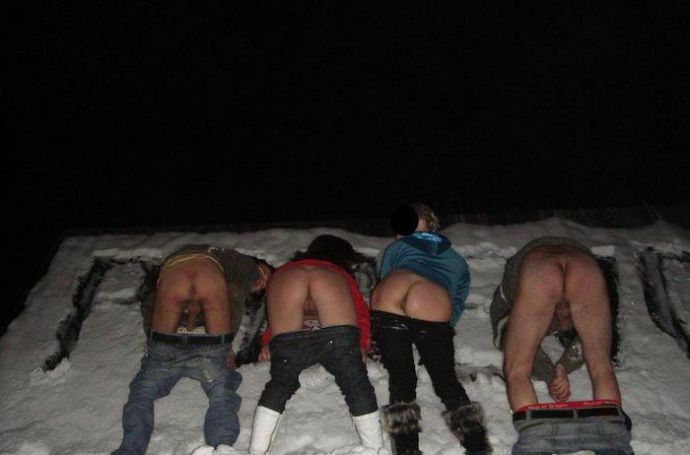 Обнаженный мужчина козел - Эроприколы