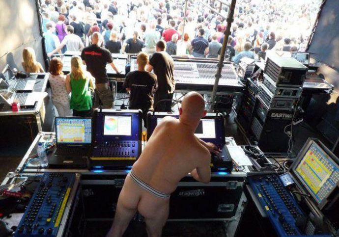 Обнаженный мужчина козел - Эроприколы