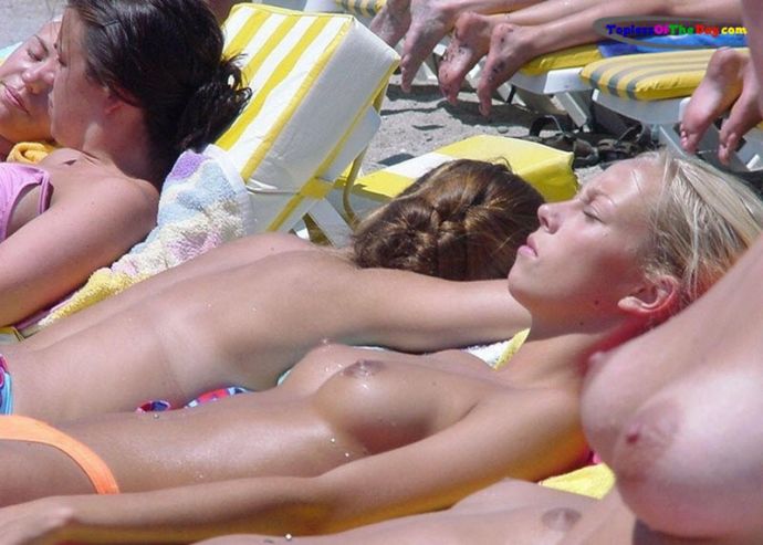 Обнаженный отдых нудистов и натуралов