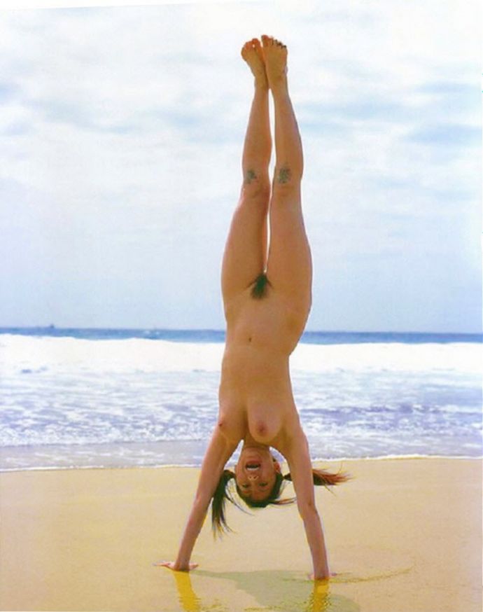 Обнаженный отдых нудистов и натуралов