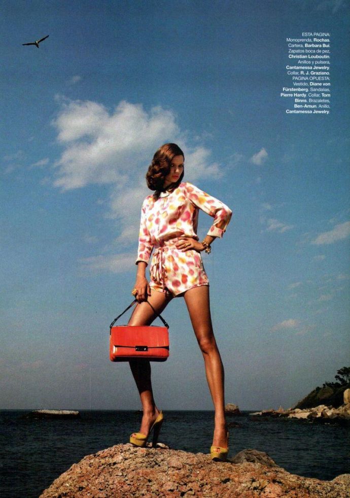 Богиня эротики Lyoka Tyagnereva - Harpers Bazaar December 2011 (12-2011) Argentina