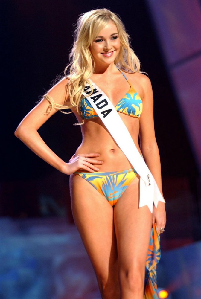 Верблюжьи лапки у милых девушек