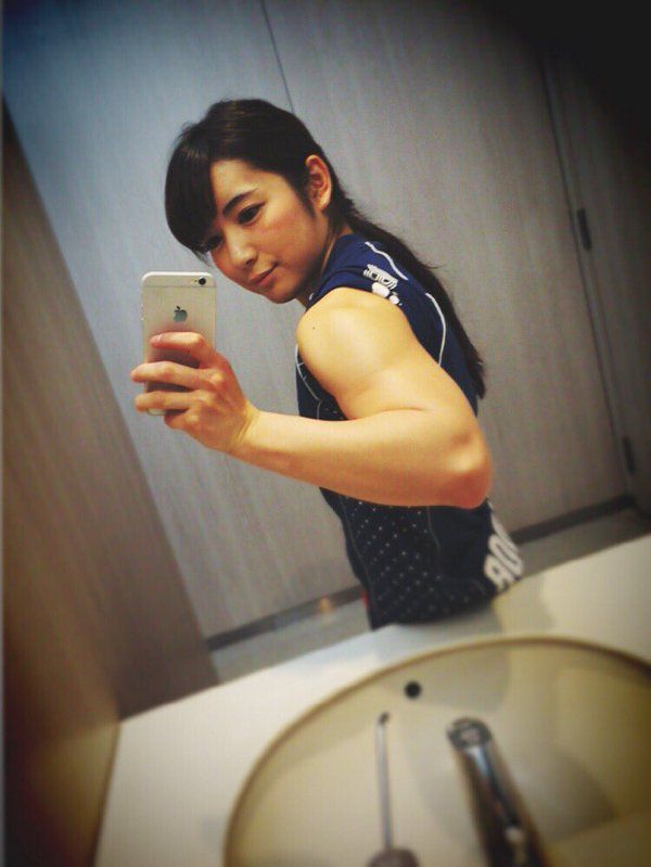 Японская девушка рестлинга покоряет соотечественников Японская девушка рестлинга покоряет соотечественников