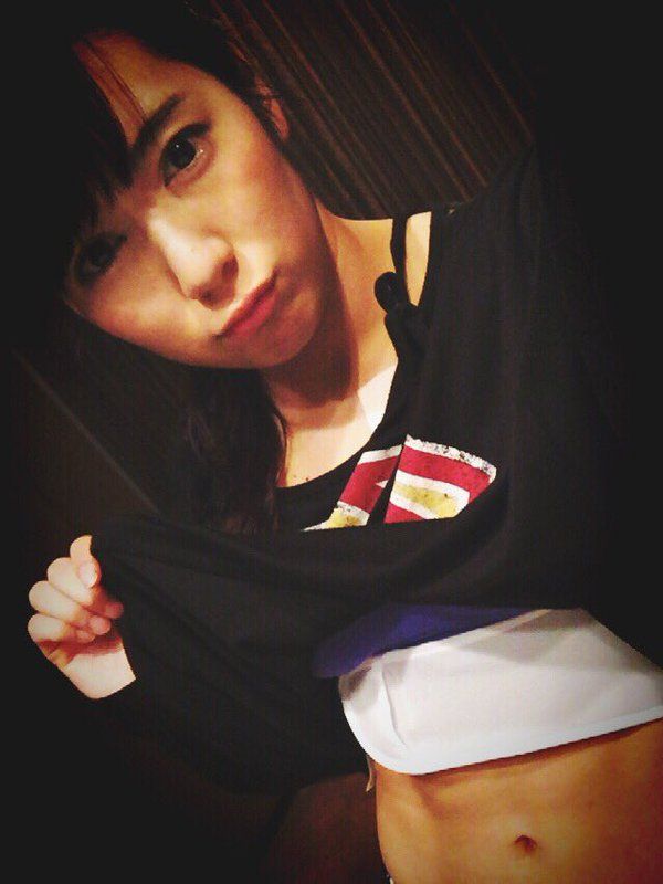 Японская девушка рестлинга покоряет соотечественников Японская девушка рестлинга покоряет соотечественников