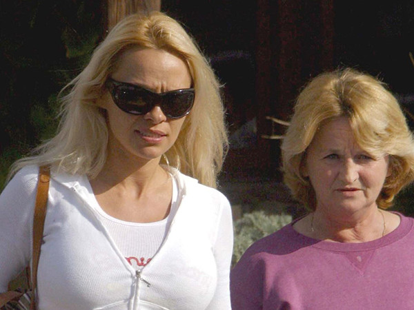 Звезды кино и их прекрасные мамы Звезды кино и их прекрасные мамы