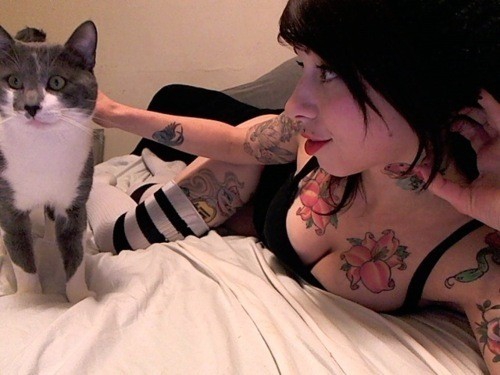 Коты и девушки