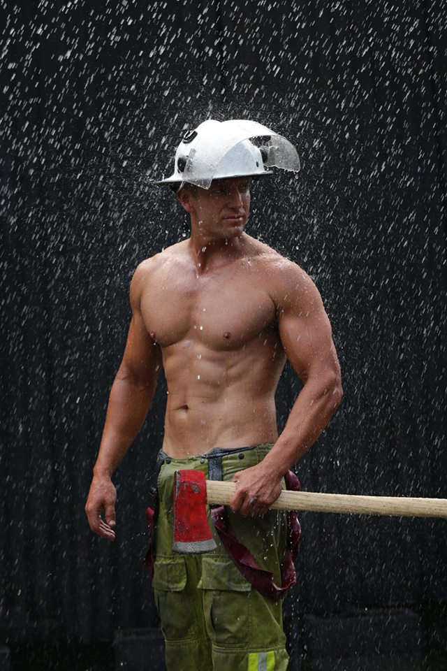 Пост для женского пола. Мужчины красавцы.