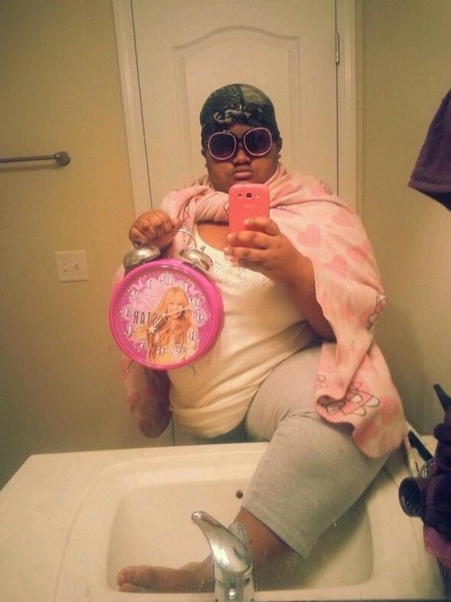 Селфи девушек из туалета