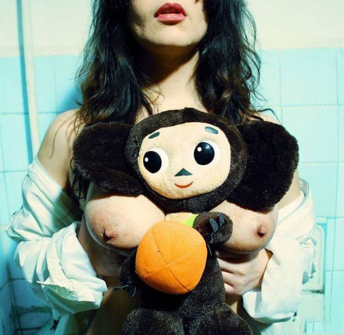 Чебуратор между сиськами - Эро приколы