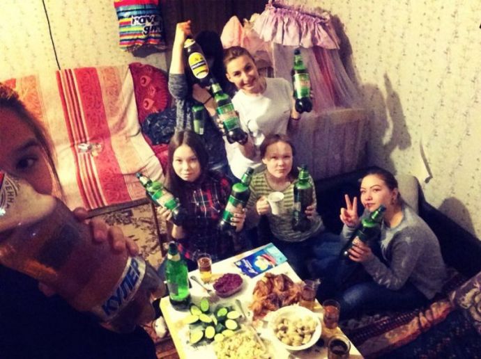 Девушки на вписках отрываются с мужиками