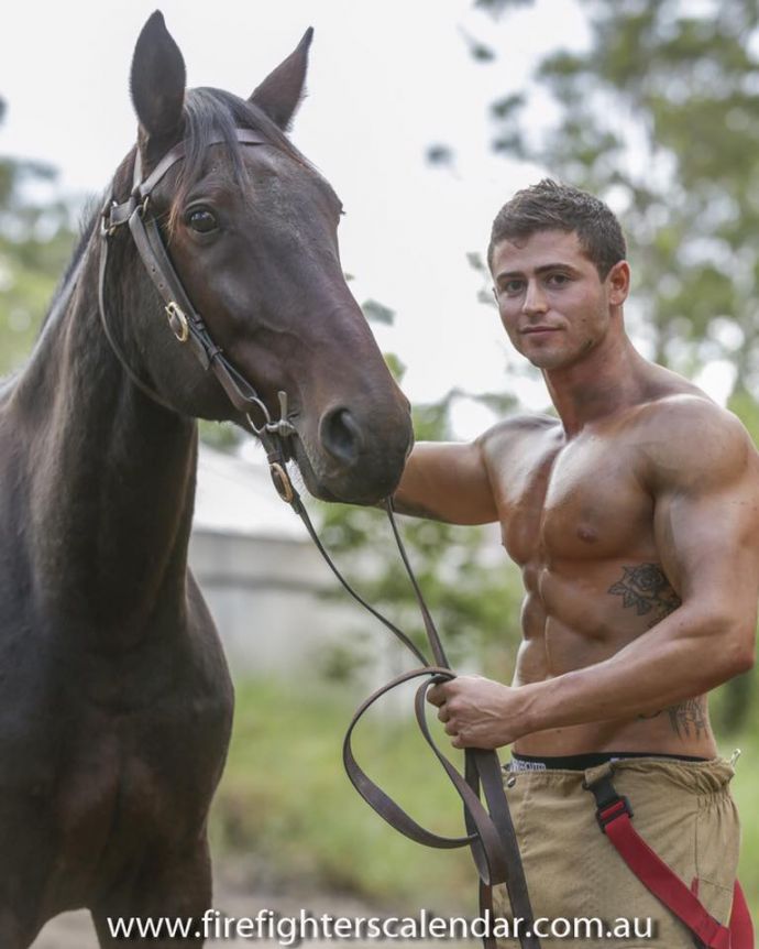 Пост для женского пола. Мужчины красавцы.