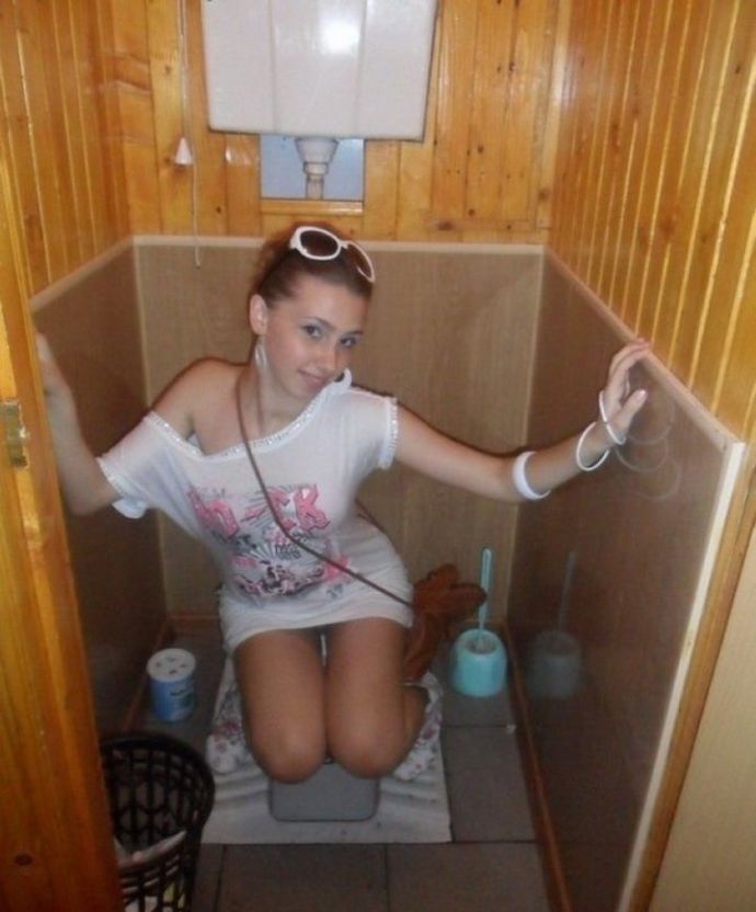 Селфи баб из туалета