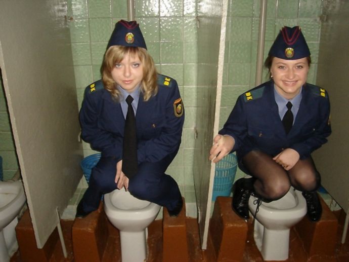 Селфи баб из туалета