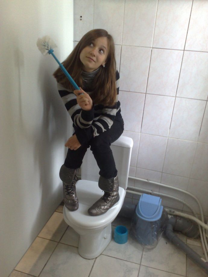 Селфи баб из туалета