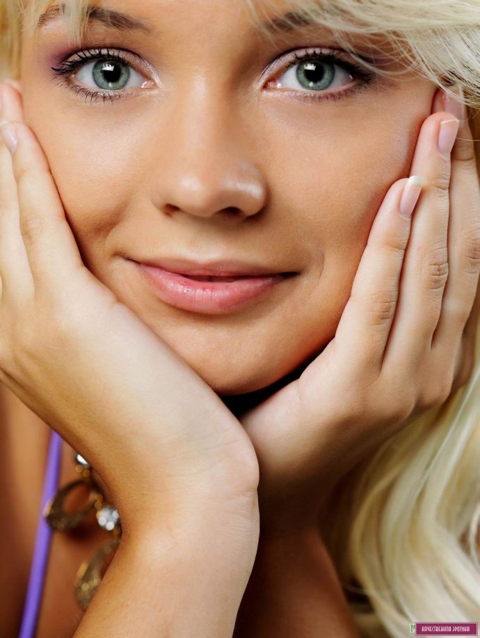 Very beautiful blonde with blue eyes Vic