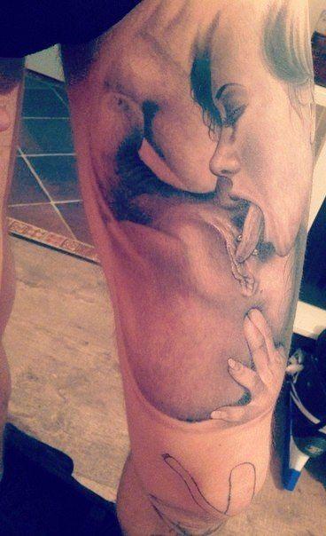 Большая жопа с татуировкой - Эро-приколы