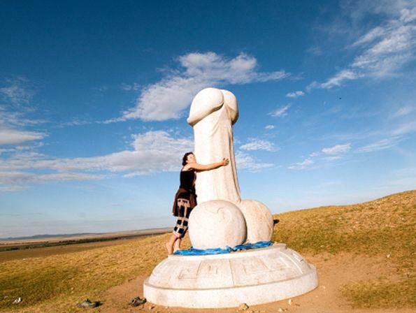 Большая жопа с татуировкой - Эро-приколы