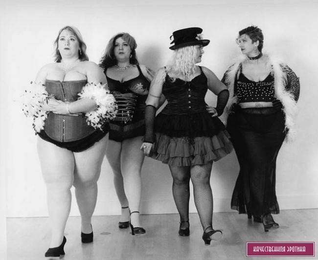 Черно-белые фотографии пышных баб Черно-белые фотографии пышных баб